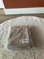 Nieuw ukje beige dekentje, Ophalen of Verzenden, Nieuw, 100 cm of meer, Deken