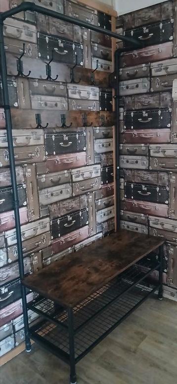 Kapstok. beschikbaar voor biedingen