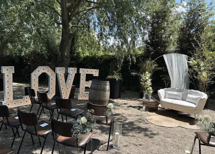 XXL LOVE licht letters te huur | Bruiloft | Styling, Hobby en Vrije tijd, Feestartikelen | Verhuur, Zo goed als nieuw, Geboorte of Huwelijk
