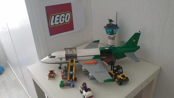 Lego vliegveld 60022 compleet  beschikbaar voor biedingen