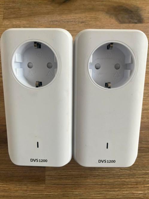 2 stuks DVS 1200 Powerline adapters (model MT:2791), Computers en Software, Netwerk switches, Zo goed als nieuw, Ophalen of Verzenden