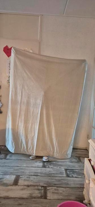 2 Beige fluwelen gordijnen van 1.75 lang en 1.40 breed. beschikbaar voor biedingen