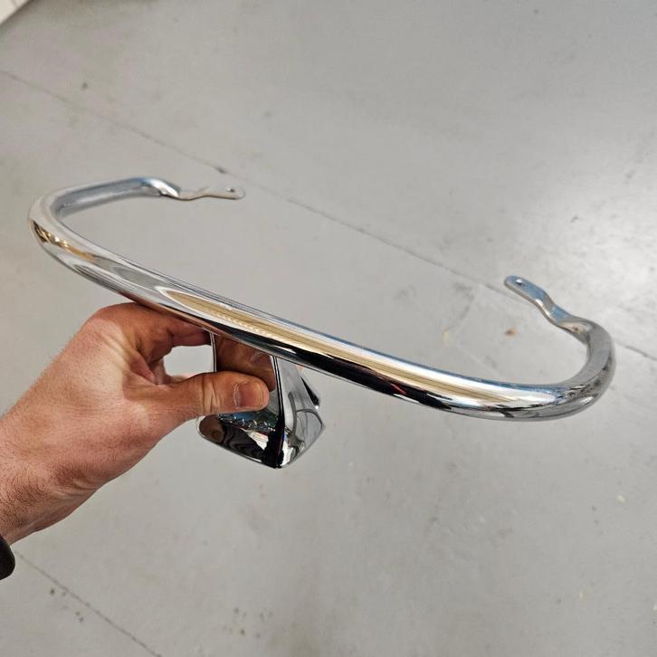 Chrome zadel oppakbeugel | Vespa Primavera, Fietsen en Brommers, Brommeronderdelen | Scooters, Nieuw, Vespa, Zadel, Verzenden