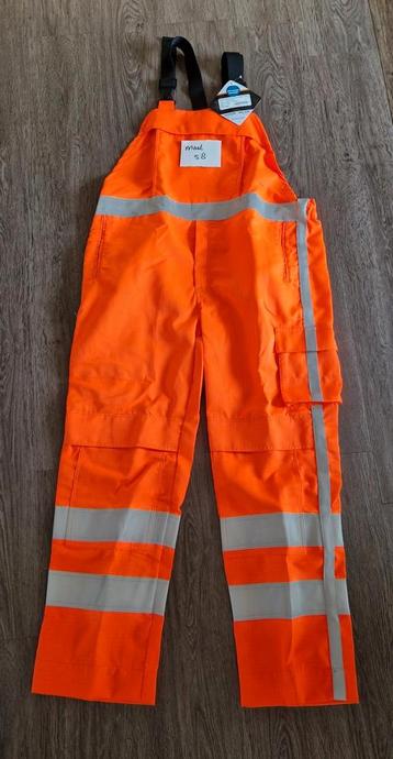 Veiligheids overall  beschikbaar voor biedingen