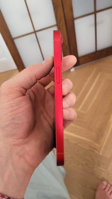 Rode iPhone 13 - 128GB - 83% Batterij beschikbaar voor biedingen