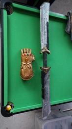 Avengers Thanos Zwaard & Lichtgevende Handschoen, Ophalen of Verzenden, Gebruikt