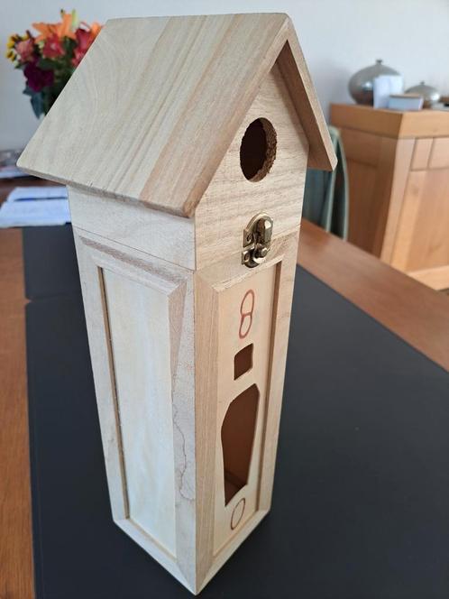Houten huisje / geschenkverpakking voor wijn of andere drank, Hobby en Vrije tijd, Feestartikelen, Zo goed als nieuw, Ophalen