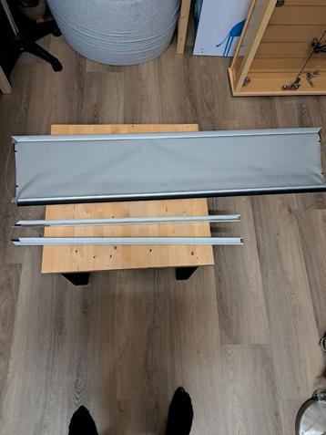 Verduisterend rolgordijn grijs voor Velux UK 04  beschikbaar voor biedingen
