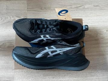 Asics Superblast 2 - Maat 42 beschikbaar voor biedingen