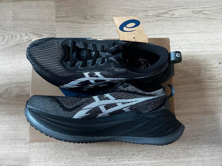 Asics Superblast 2 - Maat 42, Kleding | Dames, Schoenen, Nieuw, Sportschoenen, Zwart, Ophalen of Verzenden