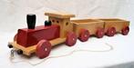 Houten stoomloc + 2 kolen wagons. bodemloper 65 cm., Ophalen of Verzenden