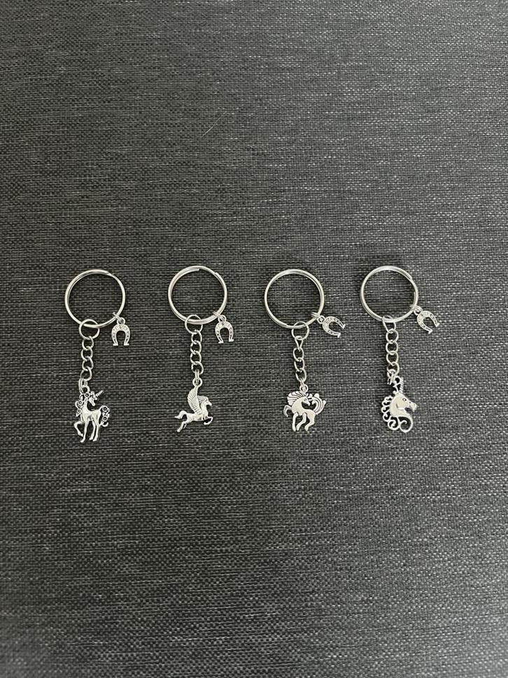 Sleutelhanger paard, pony, unicorn, eenhoorn, met hoefijzer, Verzamelen, Sleutelhangers, Nieuw, Dier of Natuur, Ophalen of Verzenden
