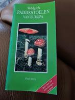 Veldgids Paddestoelen van Europa, Ophalen of Verzenden, Gelezen, Natuur algemeen, Paul Sterry
