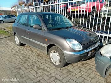 Daihatsu Sirion 1.0-12V RTi 1999 ONDERDELEN beschikbaar voor biedingen