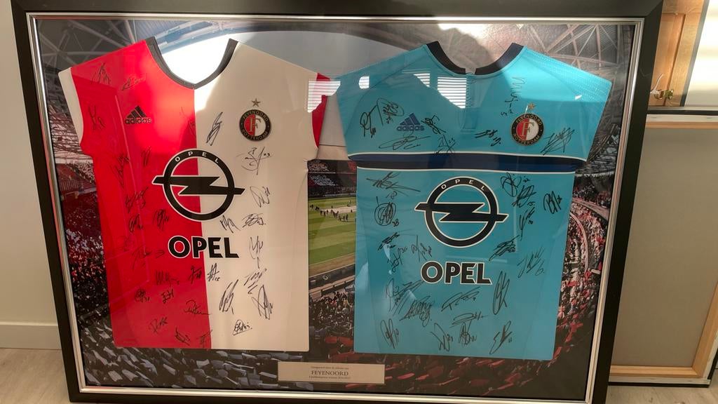 Gesigneerde Feyenoord Kampioensshirts 2016-2017 ingelijst, Ophalen of Verzenden, Zo goed als nieuw, Feyenoord, Shirt