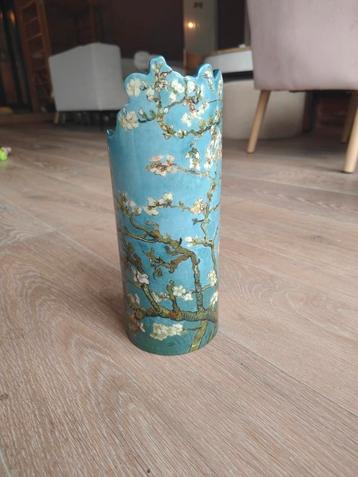 Vaas Vincent van Gogh - Amandelbloesem beschikbaar voor biedingen