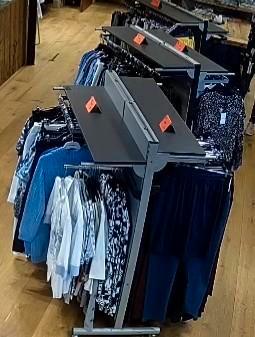 Grote partij zomerkleding dames - €5 per stuk beschikbaar voor biedingen