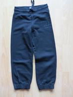 Zwarte joggingbroek in prima staat, maat 128, Broek, Gebruikt, Ophalen of Verzenden, Jongen