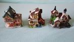 Kersthuisjes 3 stuks van steen., Diversen, Kerst, Ophalen of Verzenden, Zo goed als nieuw