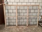 Te koop antiek vuren raam 242x158,5cm   voor  € 25,--, Doe-het-zelf en Verbouw, Glas en Ramen, Ophalen, Gevelraam of Ruit, Gebruikt