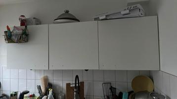 Boven kastjes beschikbaar voor biedingen