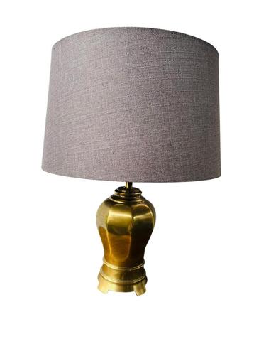 Mooie tafellamp lamp met messing voet Hollywood Regency  beschikbaar voor biedingen