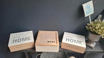 Set van 3 leuke en praktische opbergdozen (23x17/22x9 cm) beschikbaar voor biedingen