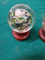 Glazen presse papier met houten standaard twee stuks, Ophalen of Verzenden, 'T Olde Gre-j, Info@toldegrej.nl, Endepoelstraat 20f Didam