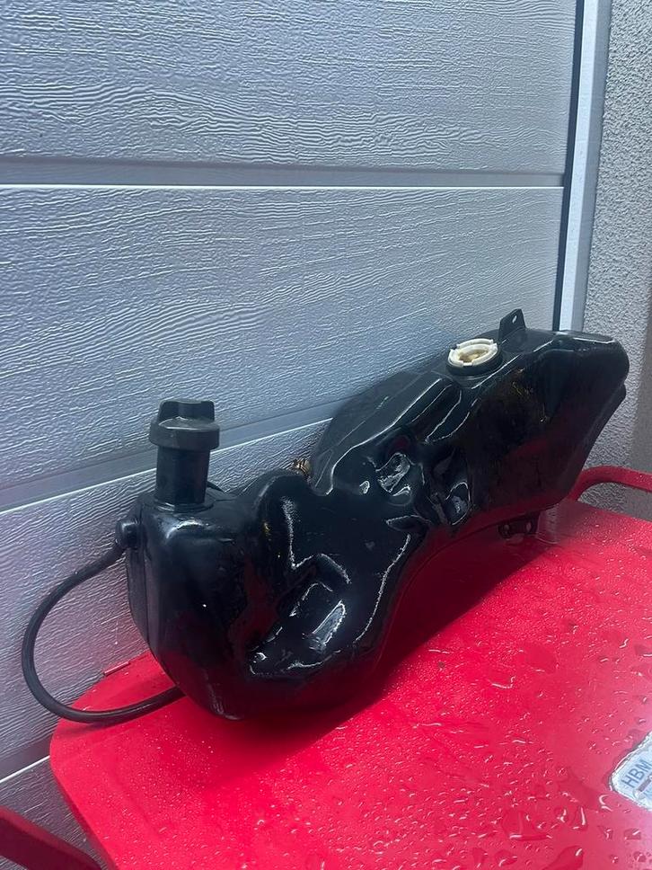 Benzinetank DD Gilera Runner 50cc 125cc 180cc, Fietsen en Brommers, Brommeronderdelen | Algemeen, Gebruikt, Tank, Ophalen of Verzenden