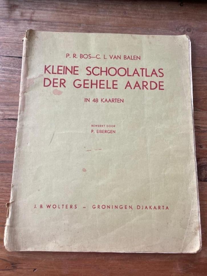 Kleine schoolatlas der gehele aarde. 44ste druk 1953., Boeken, Atlassen en Landkaarten, Gelezen, Landkaart, Wereld, 1800 tot 2000