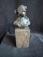 Vrouw , brons, op hoge sokkel, Antiek en Kunst, Ophalen of Verzenden