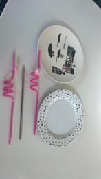 2 plastic bordjes en 3 rietjes, gratis ophalen, Ophalen, Zo goed als nieuw