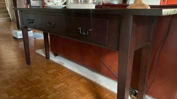 Donkerbruine houten consolekast met lades beschikbaar voor biedingen