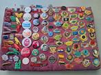 lot 110st pins speldjes buttons oa. automerken landen merken, Verzamelen, Speldjes, Pins en Buttons, Ophalen of Verzenden, Gebruikt