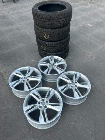 Audi Q3 velgen met winterbanden beschikbaar voor biedingen