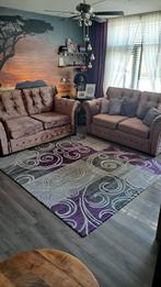 Mooi vloerkleed met paarse accenten, Huis en Inrichting, Ophalen, 150 tot 200 cm, Zo goed als nieuw, 150 tot 200 cm