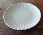 Grote Gegolfde Delfts Wit Aardewerk Schaal , diam. 31 cm €10, Ophalen