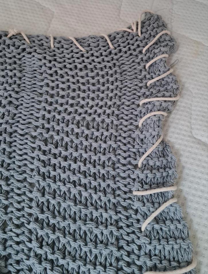 Mooie gebreide plaid 170x200 cm van Return to Sender -, Huis en Inrichting, Woonaccessoires | Plaids en Woondekens, Zo goed als nieuw