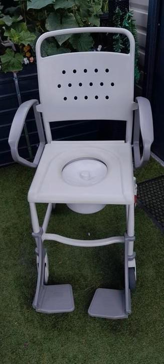 REBOTEC Douche/toiletstoel beschikbaar voor biedingen