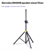 TE KOOP: Luidspreker statief: HERCULES SS400B, Muziek en Instrumenten, Standaards, Ophalen, Zo goed als nieuw, Muziekstandaard