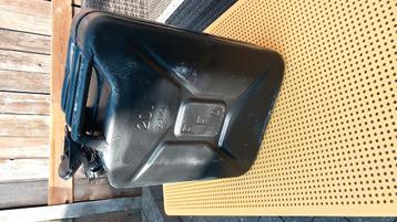 Jerrycan 20 liter FFA 2-1954 beschikbaar voor biedingen