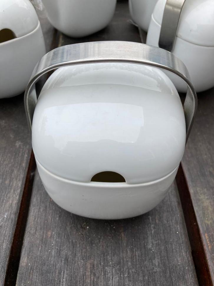 "Rosenthal" Porseleinen Sauskom type Studio Linie., Huis en Inrichting, Keuken | Servies, Nieuw, Kom(men), Effen, Porselein, Ophalen of Verzenden