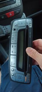 Peugeot 107 radio, gebruikt, stemt alleen af op één band, Computers en Software, Navigatiesoftware, Ophalen of Verzenden, Gebruikt