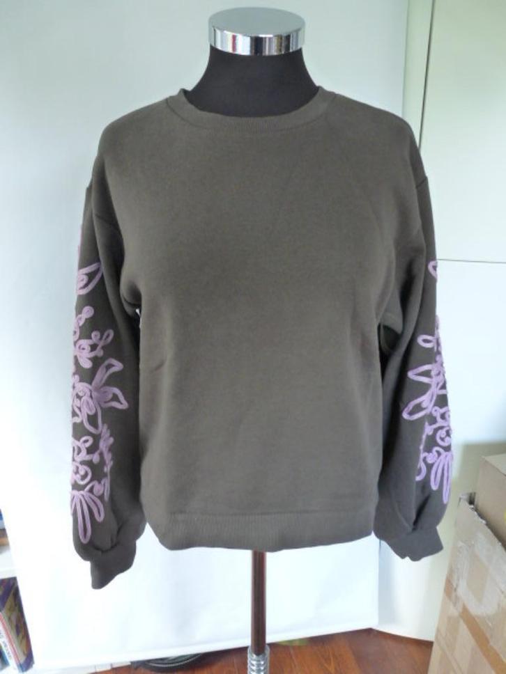 Bruine sweater trui met lila borduur, van My Jewellery, mt S, Kleding | Dames, Truien en Vesten, Zo goed als nieuw, Maat 36 (S)