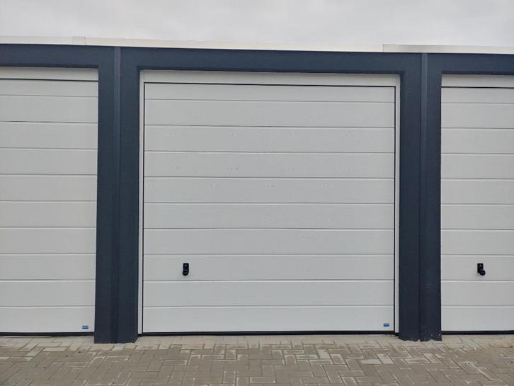 Te Huur 18m2 garagebox, bedrijfsruimte in Borne, Auto diversen, Autostallingen en Garages