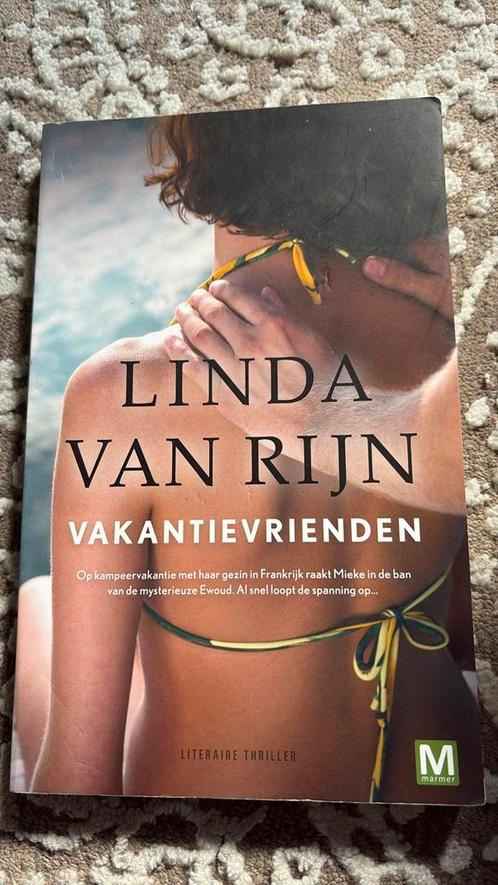 Linda van Rijn - Vakantievrienden, Boeken, Thrillers, Zo goed als nieuw, Nederland, Ophalen of Verzenden
