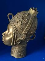 Bronzen vrouwenhoofd uit Benin, Ophalen of Verzenden, Brons