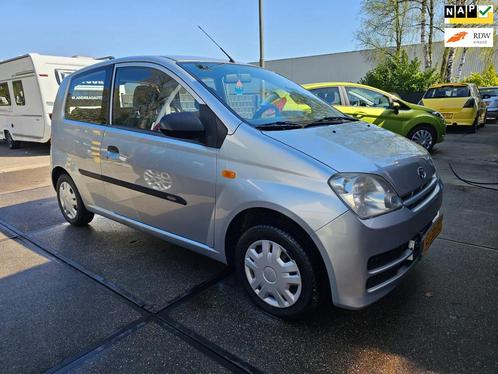 Daihatsu Cuore 1.0-12V 100th Anniversary *apk:01-2026*, Auto's, Daihatsu, Bedrijf, Te koop, Cuore, ABS, Airbags, Metallic lak