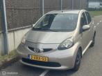 Toyota Aygo 1.0-12V + AIRCO/5DEURS, Auto's, Voorwielaandrijving, Gebruikt, Bruin, 4 stoelen