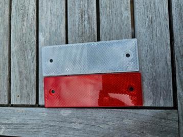 24 Reflektoren  beschikbaar voor biedingen